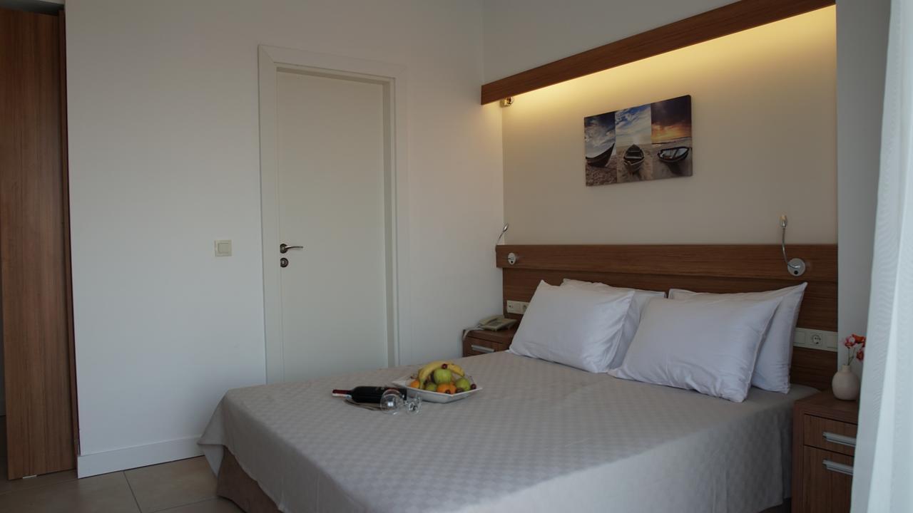 Aria Boutique Hotels Кешме Экстерьер фото